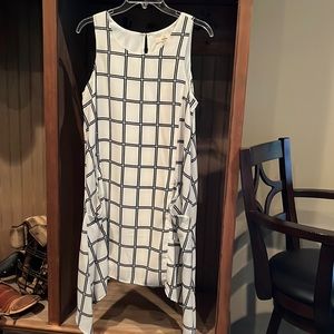 NWOT sleeveless dress in medium by Entro.